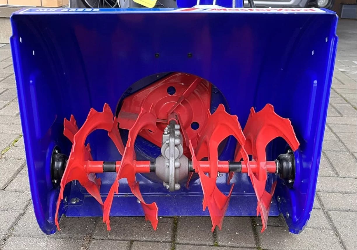 Cнегоуборщик MASTERYARD MX 8022B Б/У Фото 4 Cнегоуборщик MASTERYARD MX 8022B Б/У Обзор-Фото 4