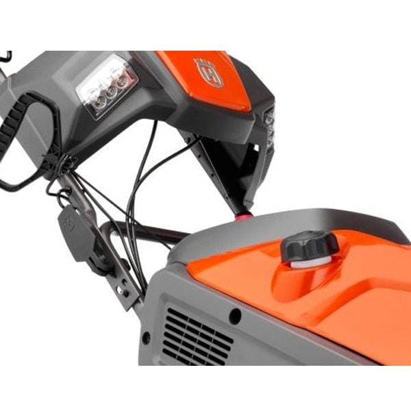 Снегоуборщик HUSQVARNA ST 131 Фото 2 Снегоуборщик HUSQVARNA ST 131 Обзор-Фото 2