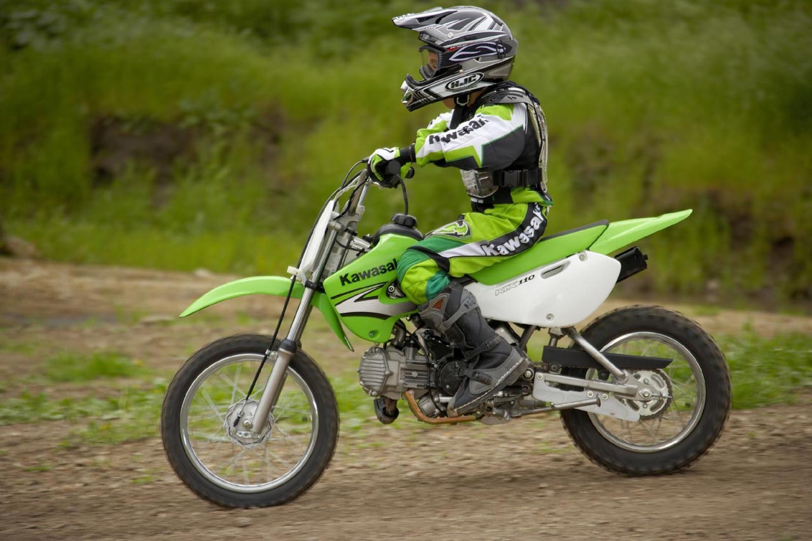 Мотоцикл кроссовый эндуро KAWASAKI KLX110 Фото 6 Мотоцикл кроссовый эндуро KAWASAKI KLX110 Обзор-Фото 6
