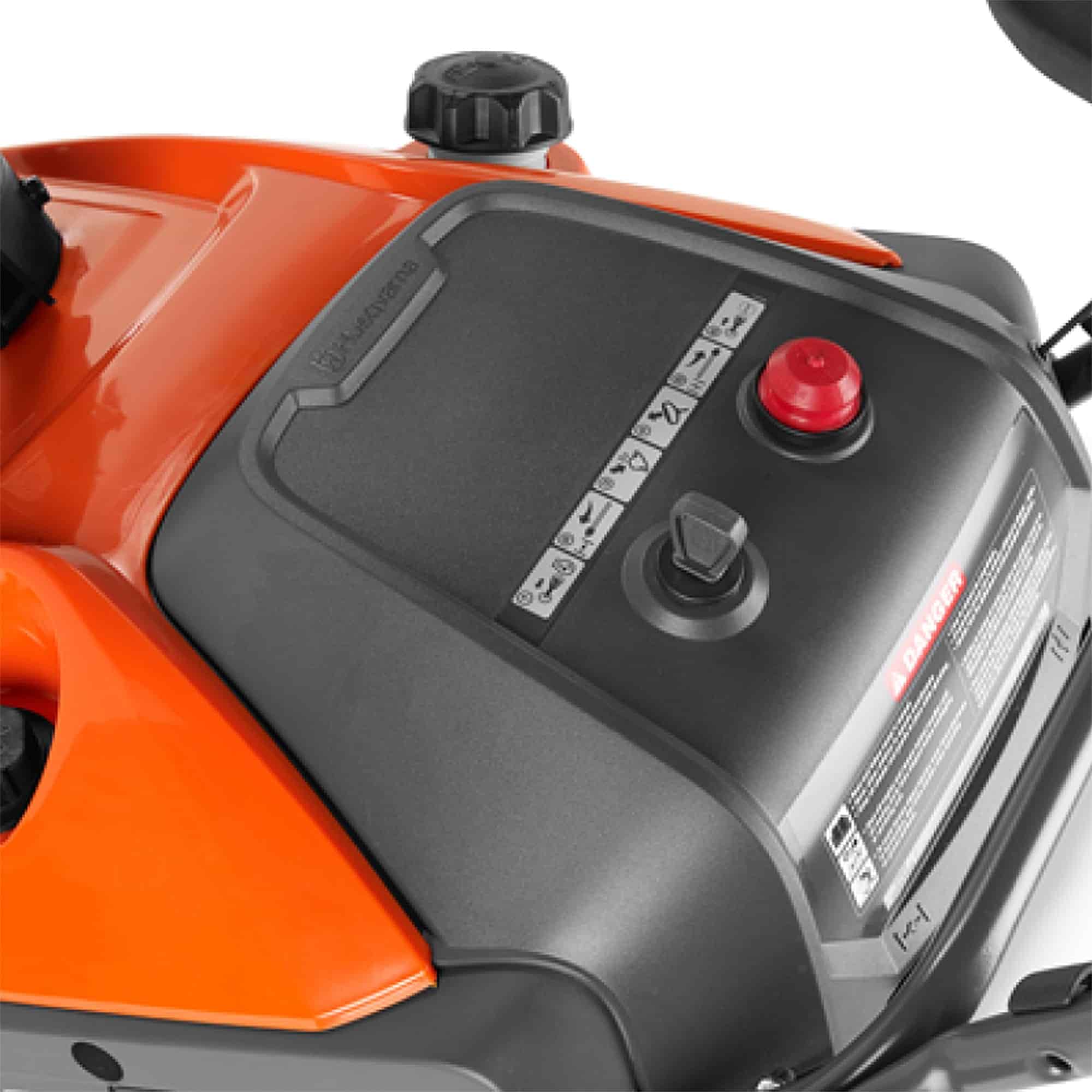 Снегоуборщик HUSQVARNA ST 131 Фото 3 Снегоуборщик HUSQVARNA ST 131 Обзор-Фото 3