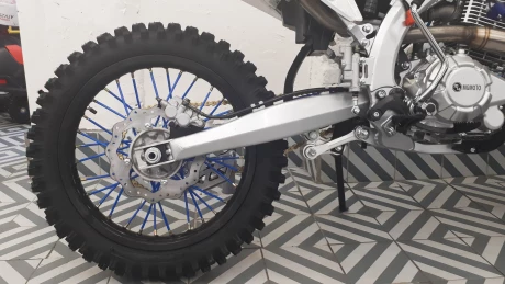 Мотоцикл кроссовый эндуро MGMOTO MZK 250 CROSS Фото 5 Мотоцикл кроссовый эндуро MGMOTO MZK 250 CROSS Обзор-Фото 5