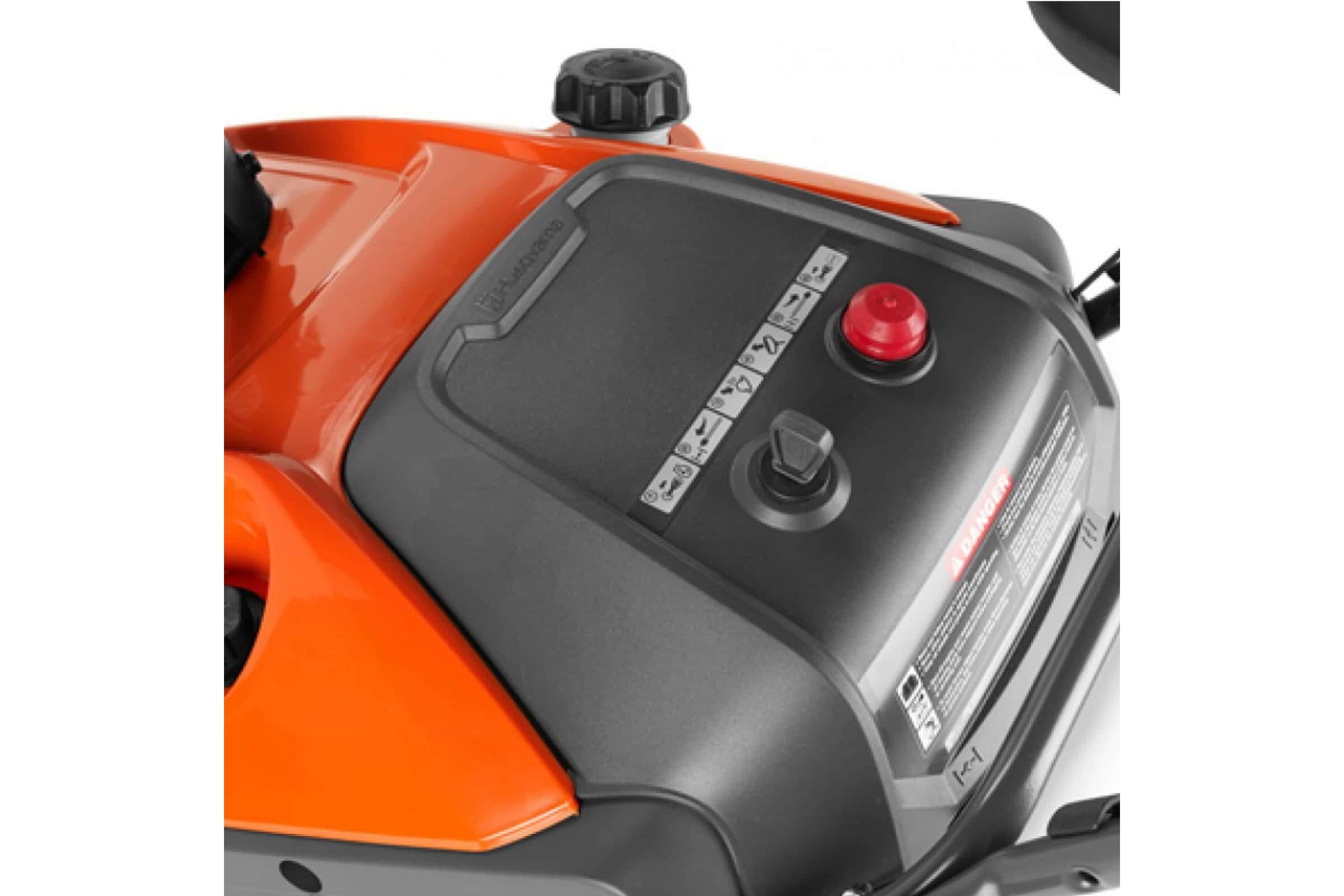 Снегоуборщик HUSQVARNA ST 151 Фото 5 Снегоуборщик HUSQVARNA ST 151 Обзор-Фото 5