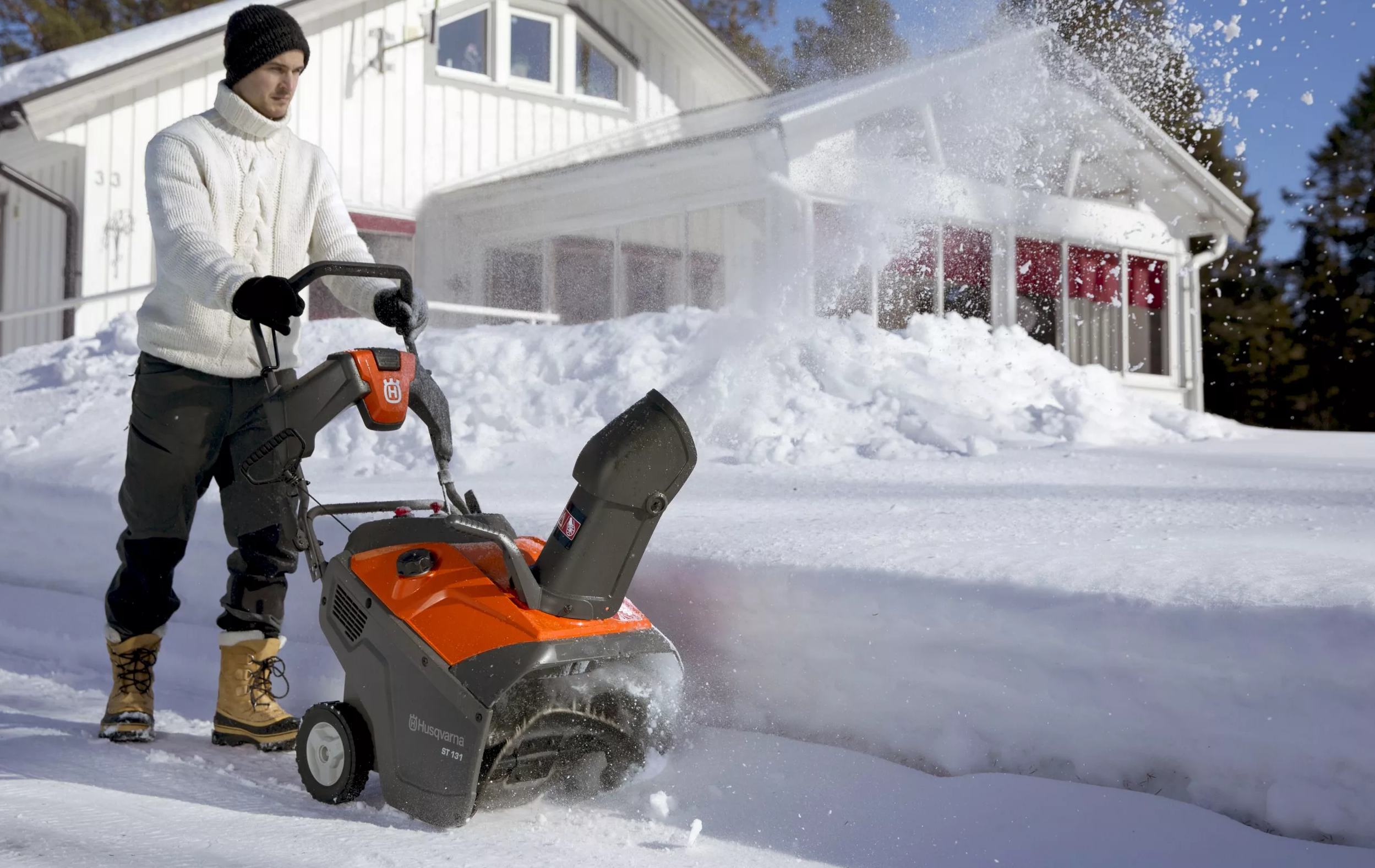 Снегоуборщик HUSQVARNA ST 131 Фото 7 Снегоуборщик HUSQVARNA ST 131 Обзор-Фото 7