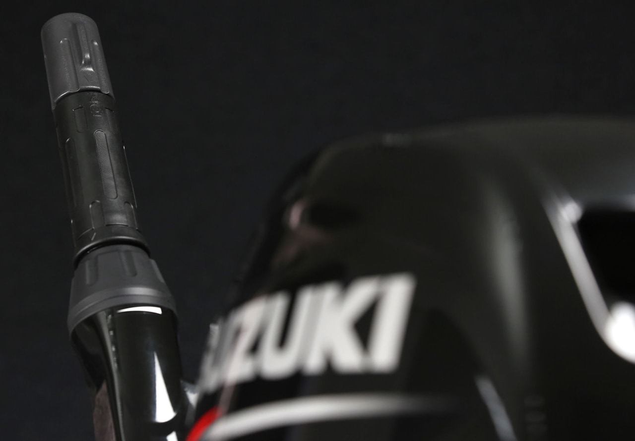 4х-тактный лодочный мотор SUZUKI DF8AL Фото 7 4х-тактный лодочный мотор SUZUKI DF8AL Обзор-Фото 7