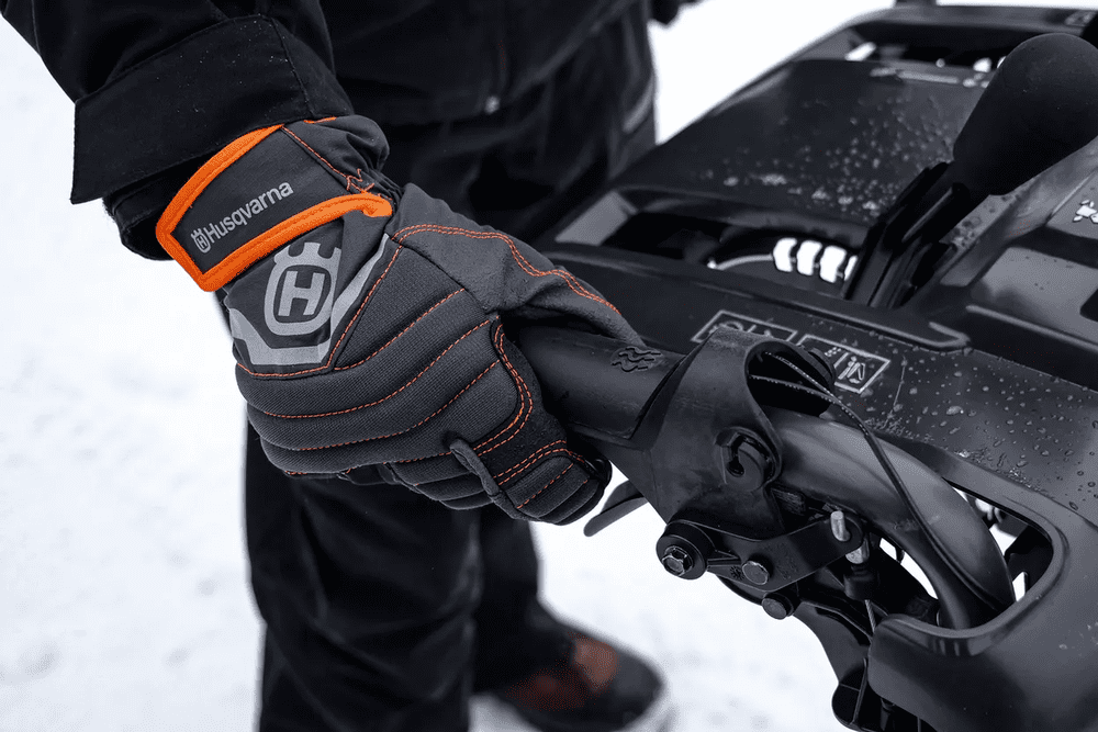 Снегоуборщик HUSQVARNA ST 124 Фото 7 Снегоуборщик HUSQVARNA ST 124 Обзор-Фото 7