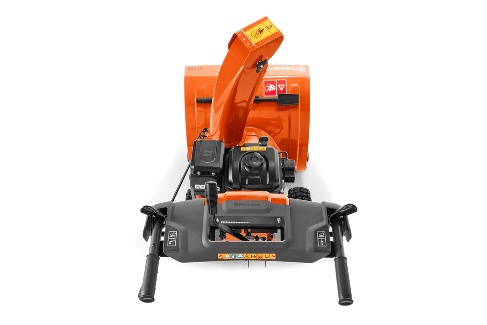 Снегоуборщик HUSQVARNA ST 124 Фото 3 Снегоуборщик HUSQVARNA ST 124 Обзор-Фото 3