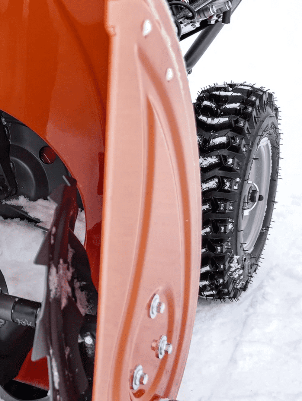 Снегоуборщик HUSQVARNA ST 124 Фото 12 Снегоуборщик HUSQVARNA ST 124 Обзор-Фото 12