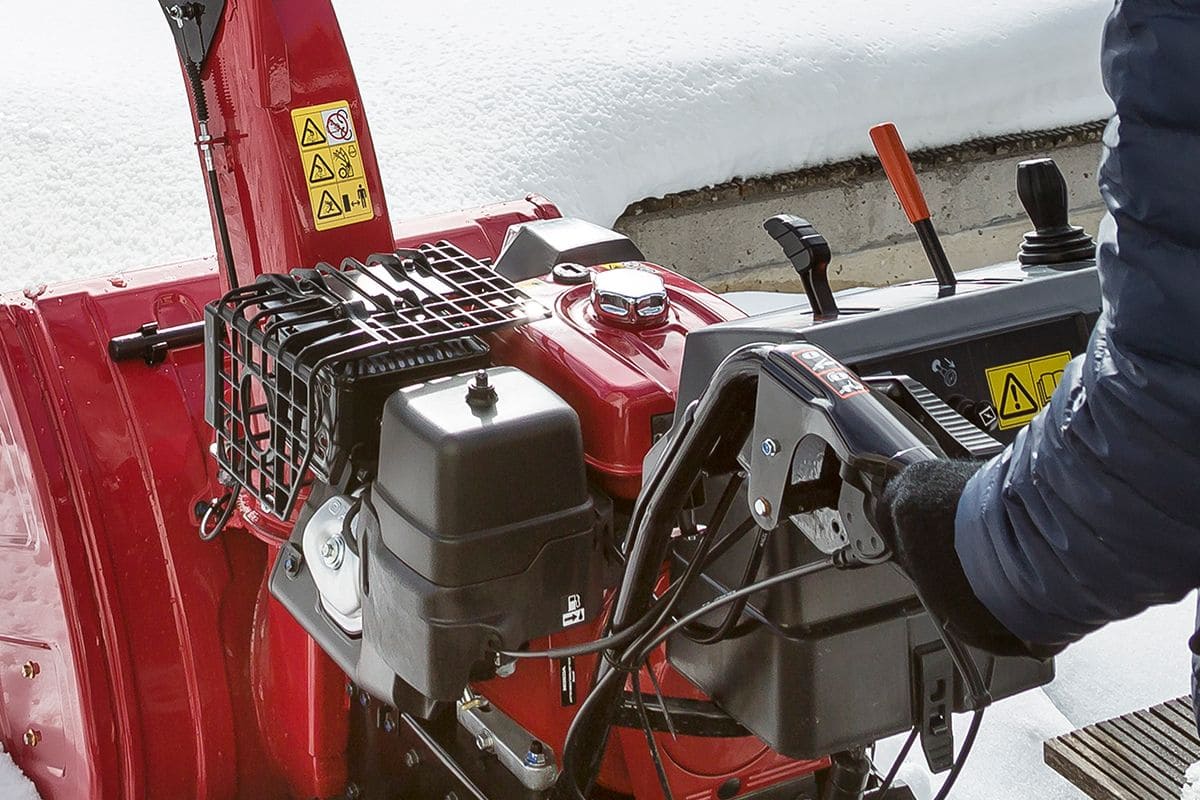 Снегоуборщик HONDA HSS 970A ET Фото 4 Снегоуборщик HONDA HSS 970A ET Обзор-Фото 4