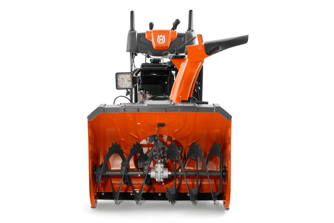 Снегоуборщик HUSQVARNA ST 327 Фото 4 Снегоуборщик HUSQVARNA ST 327 Обзор-Фото 4