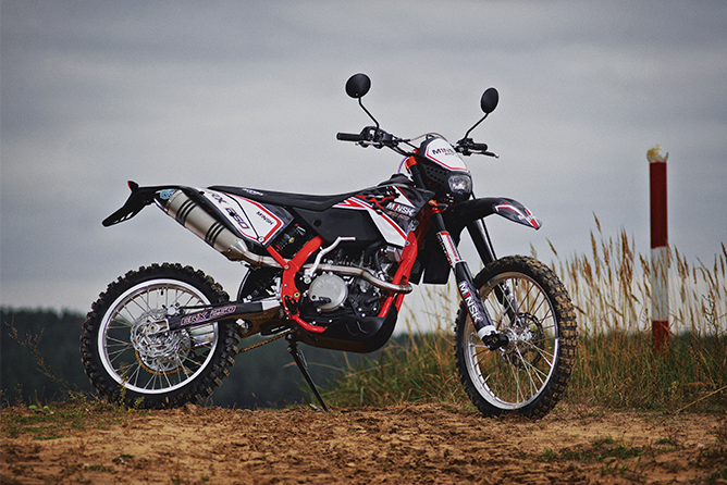 Мотоцикл МИНСК ERX250 ENDURO Фото 2 Мотоцикл МИНСК ERX250 ENDURO Обзор-Фото 2