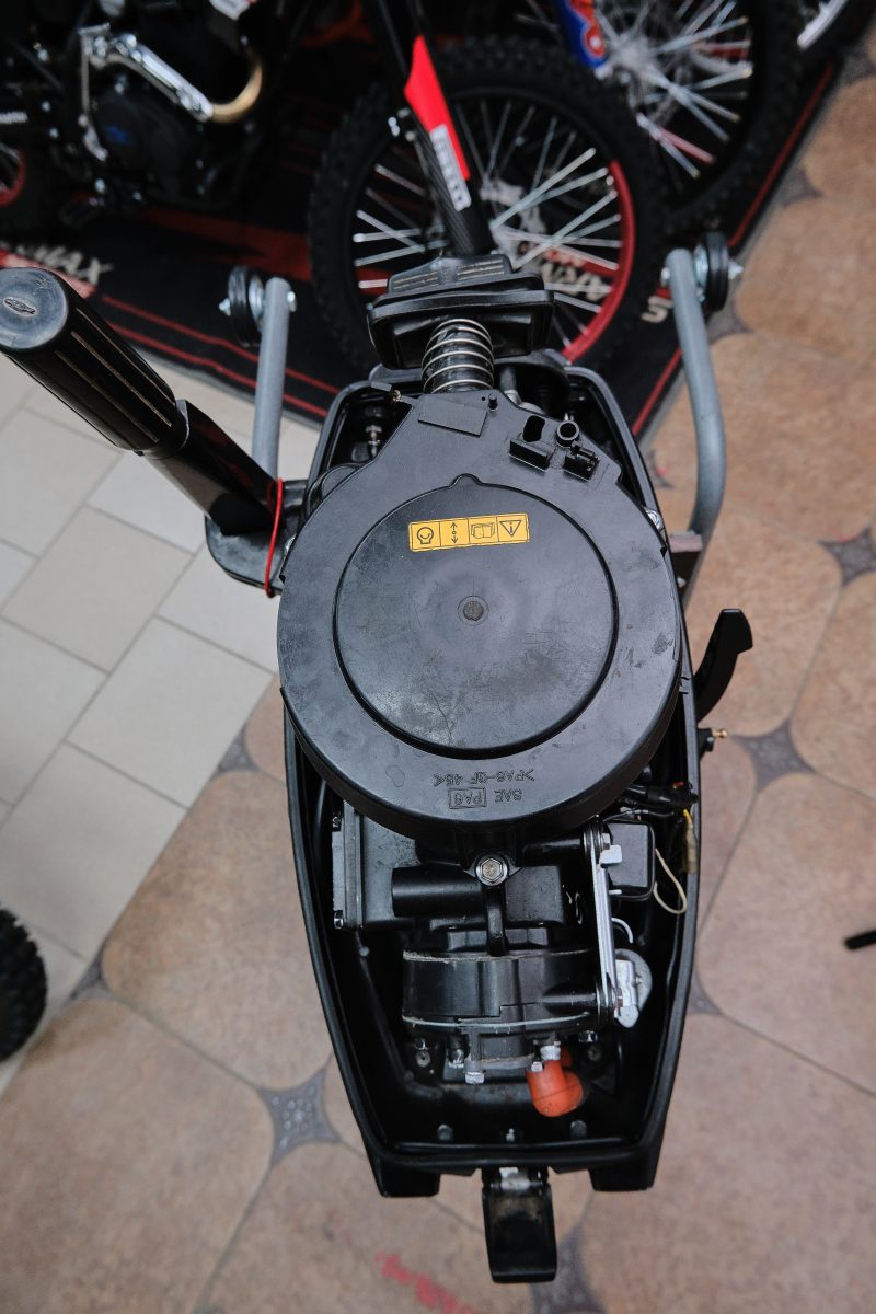 2х-тактный лодочный мотор SUZUKI DT30S Б/У Фото 2 2х-тактный лодочный мотор SUZUKI DT30S Б/У Обзор-Фото 2