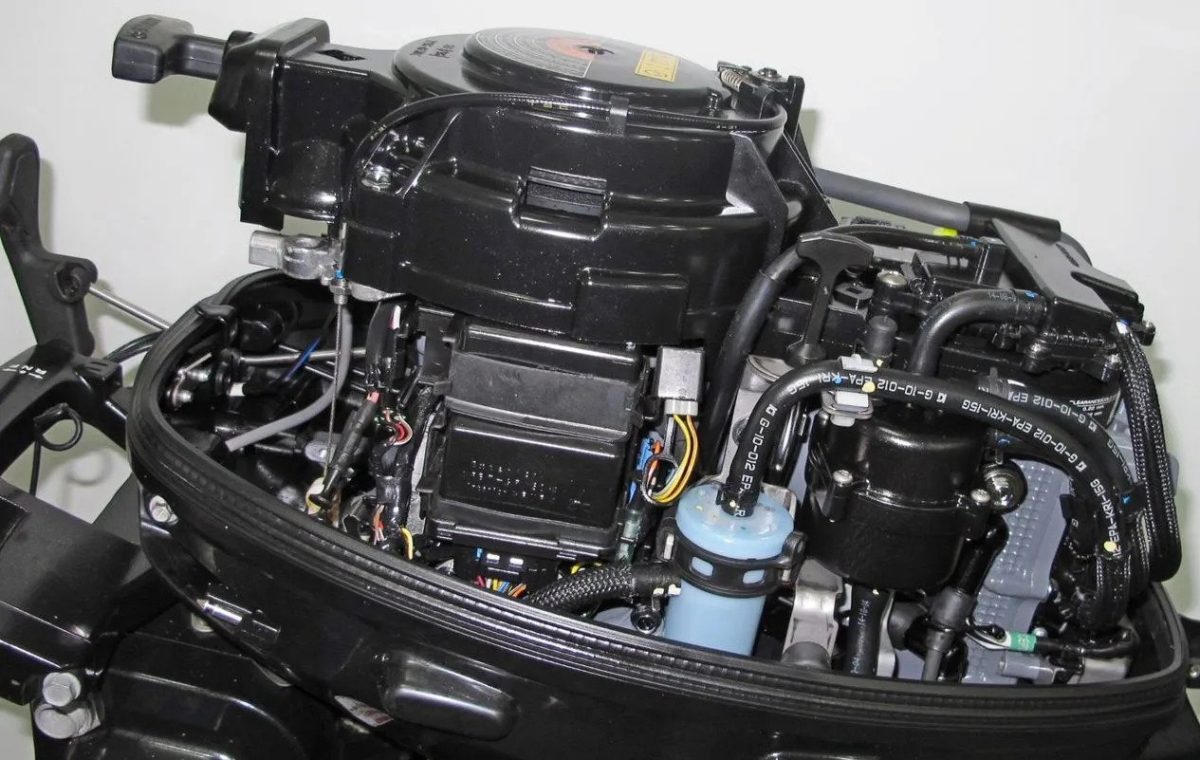 4х-тактный лодочный мотор SUZUKI DF15AS Б/У Фото 3 4х-тактный лодочный мотор SUZUKI DF15AS Б/У Обзор-Фото 3
