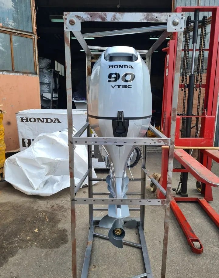 4х-тактный лодочный мотор HONDA BF 90 DK4 LRTU Б/У Фото 3 4х-тактный лодочный мотор HONDA BF 90 DK4 LRTU Б/У Обзор-Фото 3