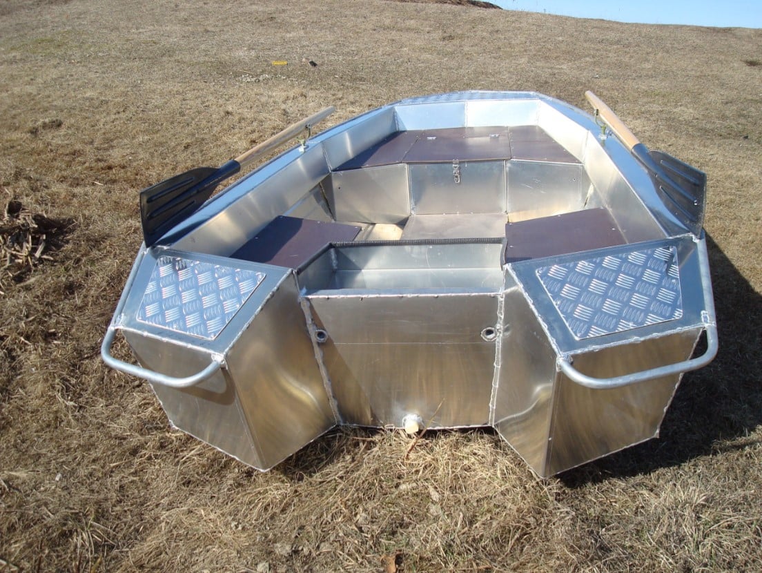 Алюминиевая лодка WELLBOAT-33 Фото 3 Алюминиевая лодка WELLBOAT-33 Обзор-Фото 3