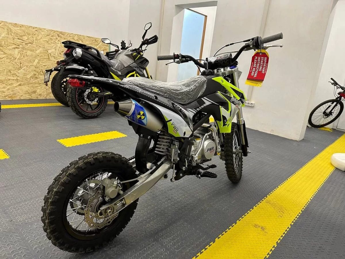 Мотоцикл PWR FRZ 125 14/12 PITBIKE Б/У Фото 2 Мотоцикл PWR FRZ 125 14/12 PITBIKE Б/У Обзор-Фото 2