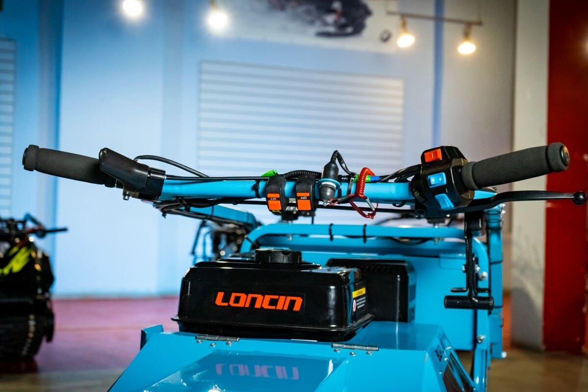 Мотобуксировщик БУРЛАК Таежник 15 л.с Фото 7 Мотобуксировщик БУРЛАК Таежник 15 л.с Обзор-Фото 7