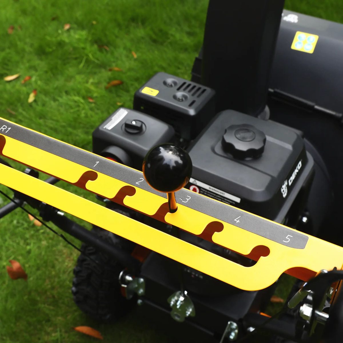 Снегоуборщик DEKO ST 560 Фото 6 Снегоуборщик DEKO ST 560 Обзор-Фото 6