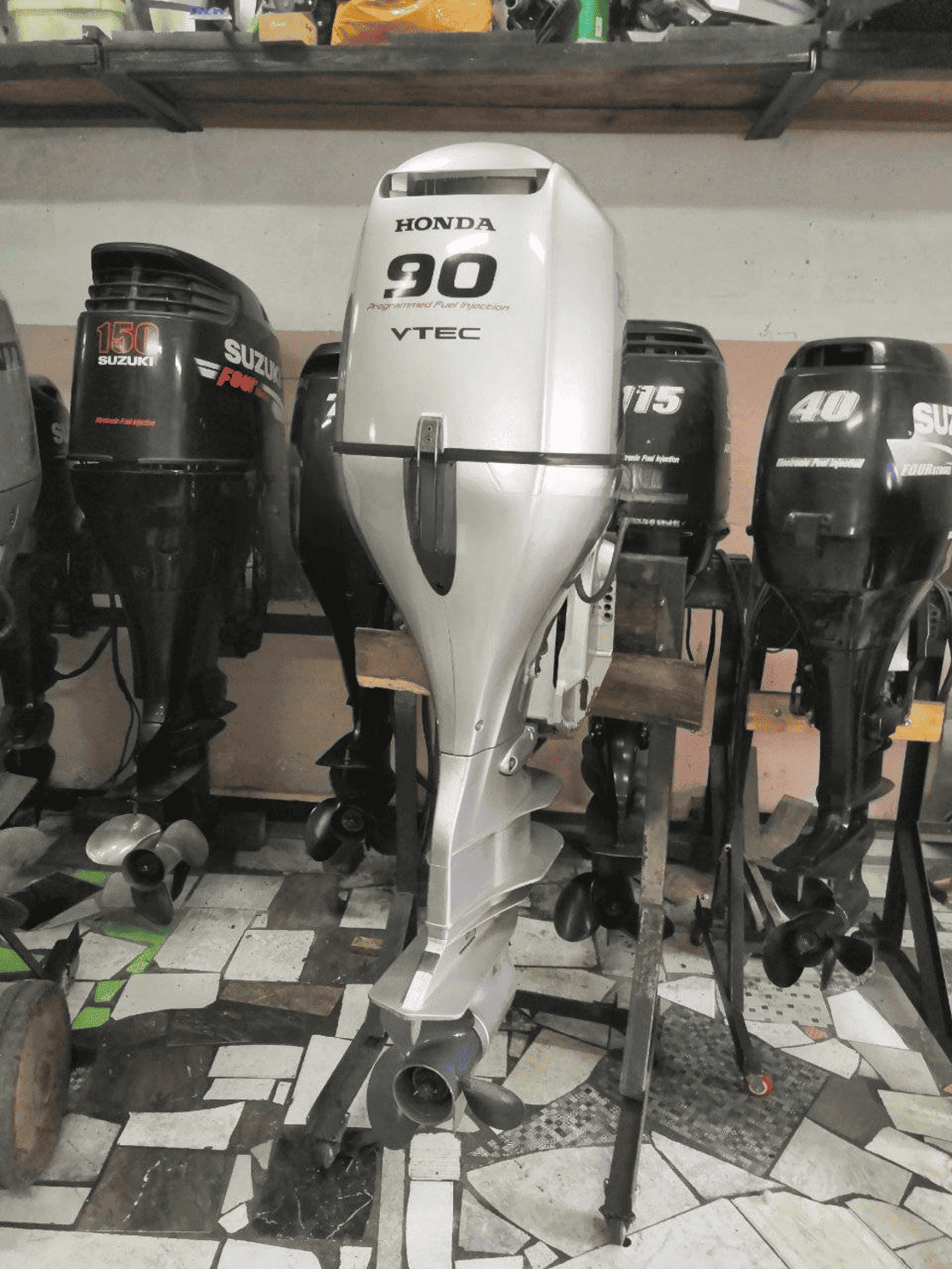 4х-тактный лодочный двигатель HONDA BF 90 LRTU Фото 4 4х-тактный лодочный двигатель HONDA BF 90 LRTU Обзор-Фото 4
