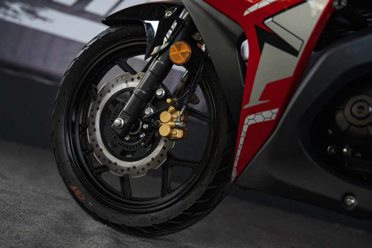 Мотоцикл SHARMAX GP 301D Фото 25 Мотоцикл SHARMAX GP 301D Обзор-Фото 25