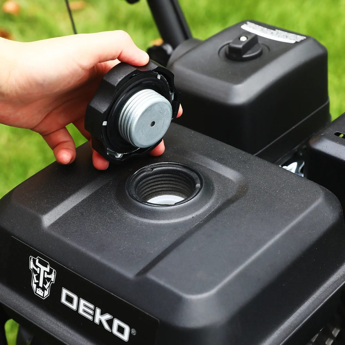 Снегоуборщик DEKO ST 560 Фото 4 Снегоуборщик DEKO ST 560 Обзор-Фото 4