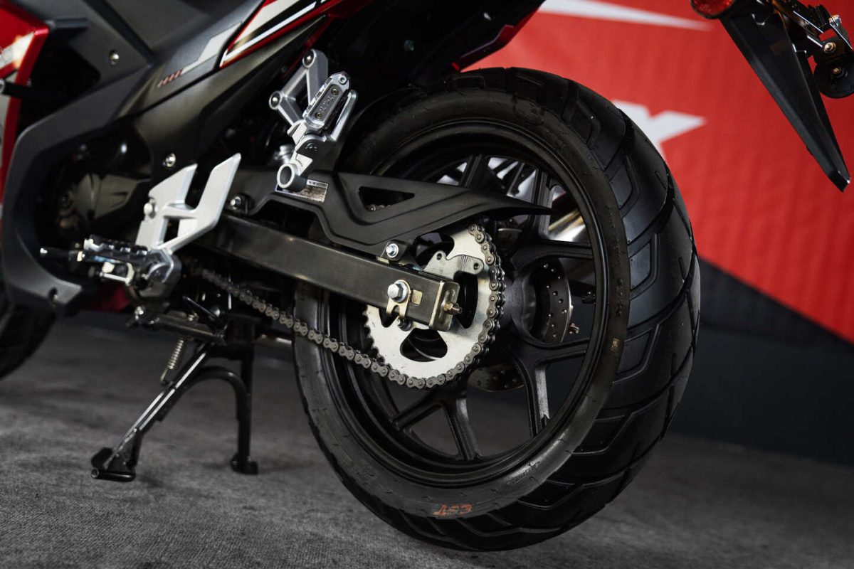 Мотоцикл SHARMAX GP 301D Фото 28 Мотоцикл SHARMAX GP 301D Обзор-Фото 28