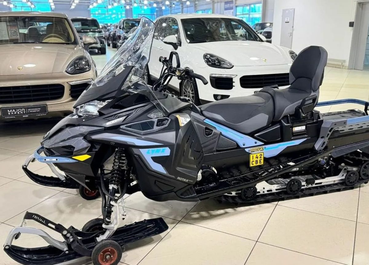Снегоход BRP Commander 900 Ace 2023 Фото 4 Снегоход BRP Commander 900 Ace 2023 Обзор-Фото 4