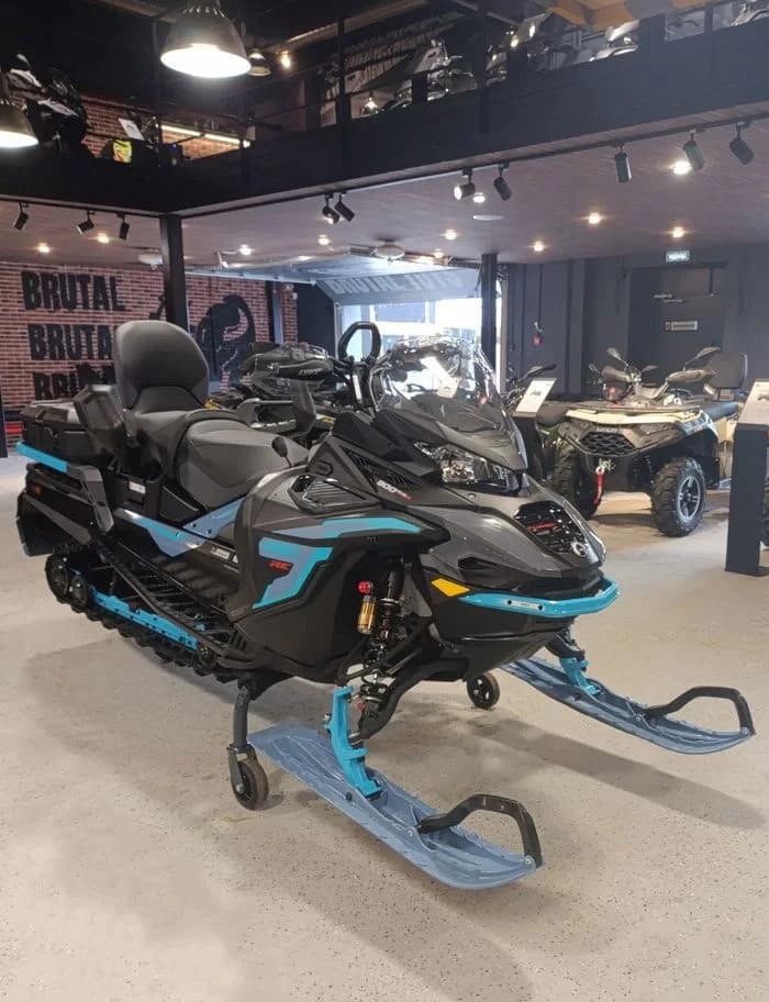 Снегоход BRP Commander 900 Ace Turbo 2024 Фото 4 Снегоход BRP Commander 900 Ace Turbo 2024 Обзор-Фото 4