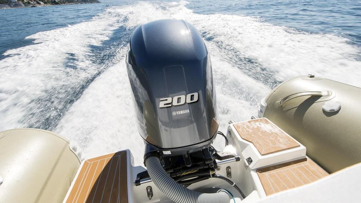 4х-тактный лодочный мотор YAMAHA FL200CETX Фото 9 4х-тактный лодочный мотор YAMAHA FL200CETX Обзор-Фото 9