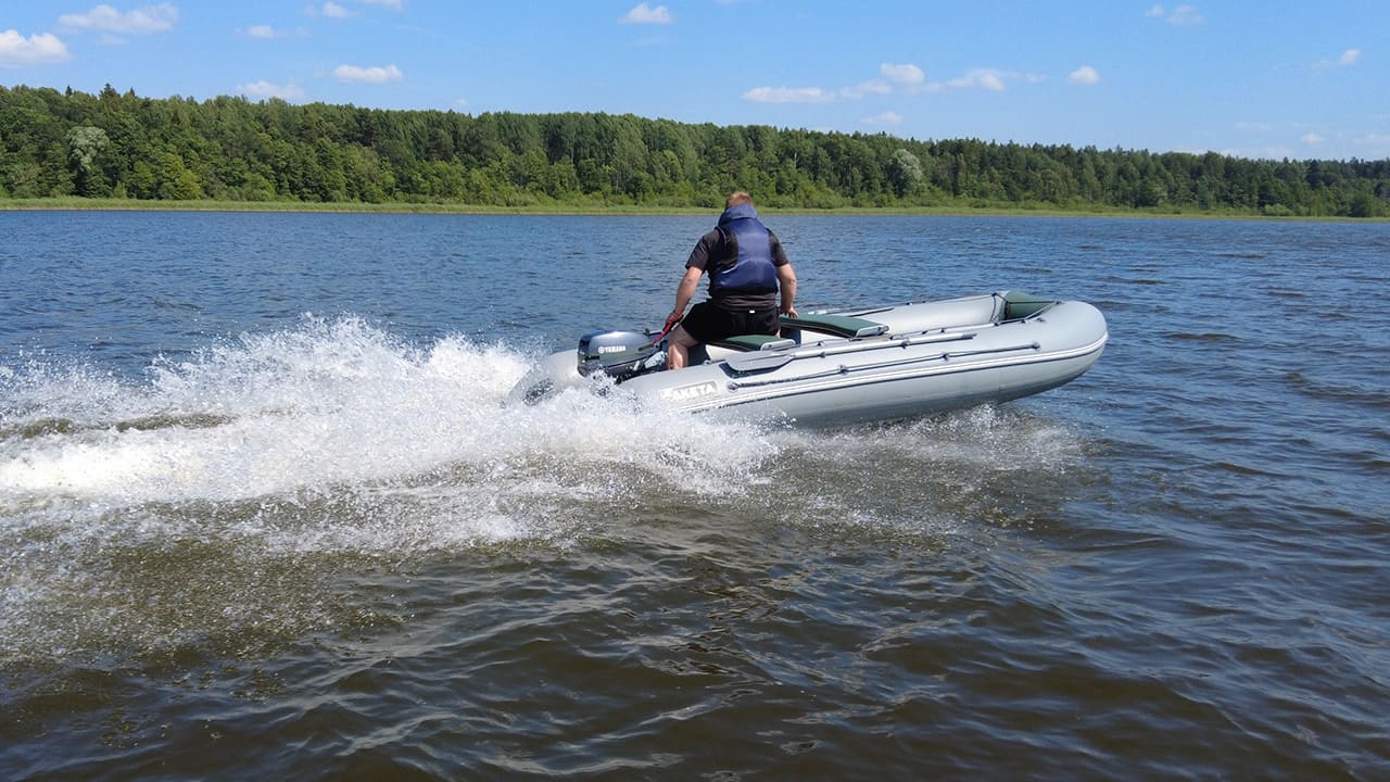 Лодка ПВХ РАКЕТА РК-420 Special+ Фото 7 Лодка ПВХ РАКЕТА РК-420 Special+ Обзор-Фото 7