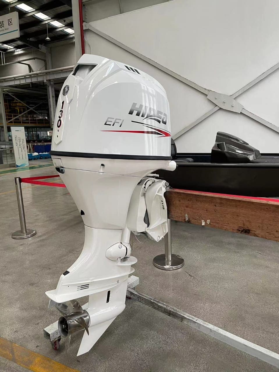 4х-тактный лодочный мотор HIDEA HDEF 130 EFI Фото 4 4х-тактный лодочный мотор HIDEA HDEF 130 EFI Обзор-Фото 4