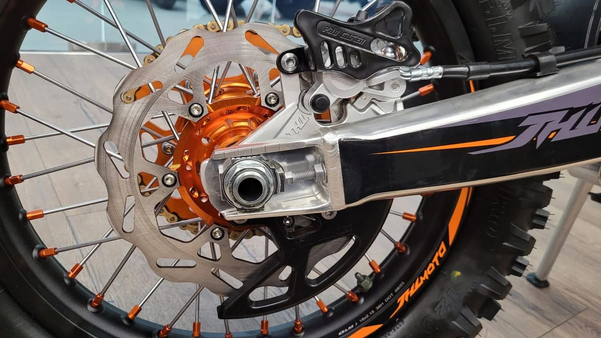 Мотоцикл кроссовый эндуро JHL Z4 PR250 (172FMM-5) Фото 9 Мотоцикл кроссовый эндуро JHL Z4 PR250 (172FMM-5) Обзор-Фото 9