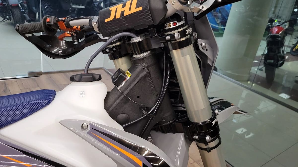 Мотоцикл кроссовый эндуро JHL Z4 PR250 (172FMM-5) Фото 17 Мотоцикл кроссовый эндуро JHL Z4 PR250 (172FMM-5) Обзор-Фото 17