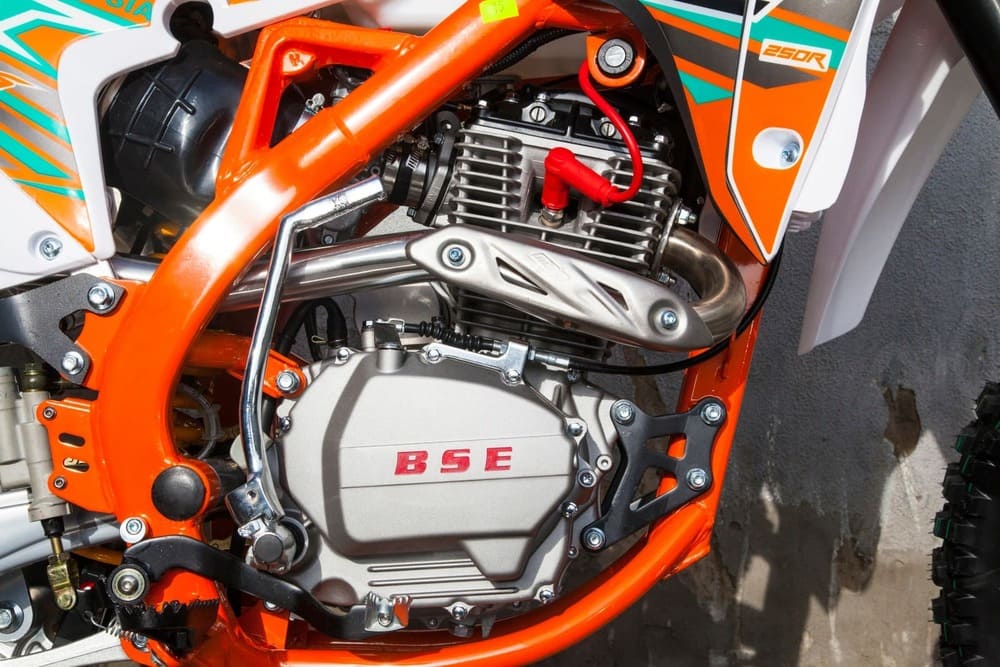 Мотоцикл кроссовый эндуро BSE Z6 2.0 Фото 9 Мотоцикл кроссовый эндуро BSE Z6 2.0 Обзор-Фото 9