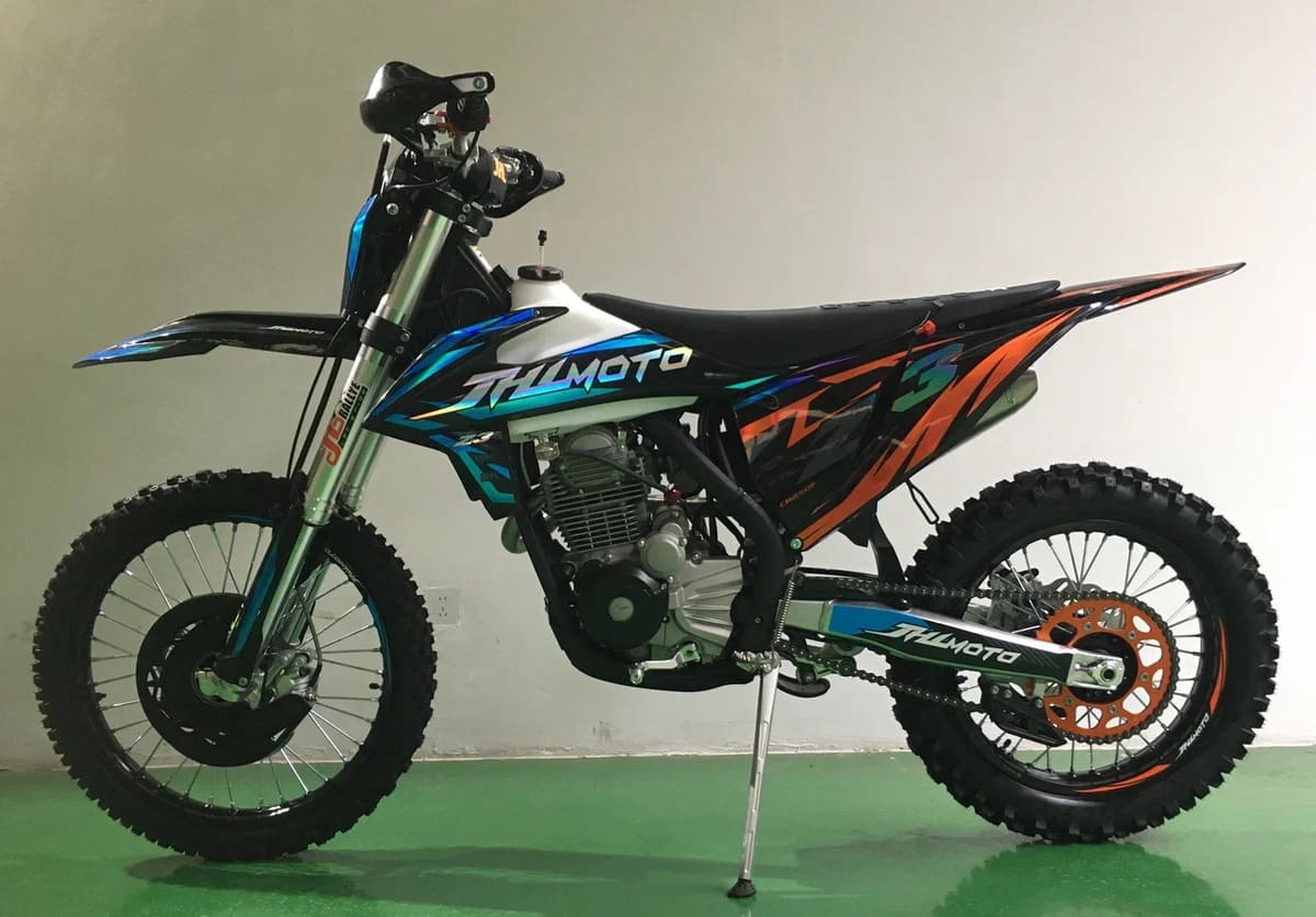Мотоцикл кроссовый эндуро JHL Z3 CB250 (172FMM-3A) Фото 6 Мотоцикл кроссовый эндуро JHL Z3 CB250 (172FMM-3A) Обзор-Фото 6