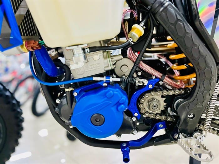 Мотоцикл кроссовый эндуро BRZ X6 300cc 2023 Фото 9 Мотоцикл кроссовый эндуро BRZ X6 300cc 2023 Обзор-Фото 9