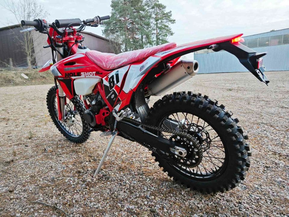 Мотоцикл кроссовый эндуро REGULMOTO Holeshot Red Edition Фото 13 Мотоцикл кроссовый эндуро REGULMOTO Holeshot Red Edition Обзор-Фото 13