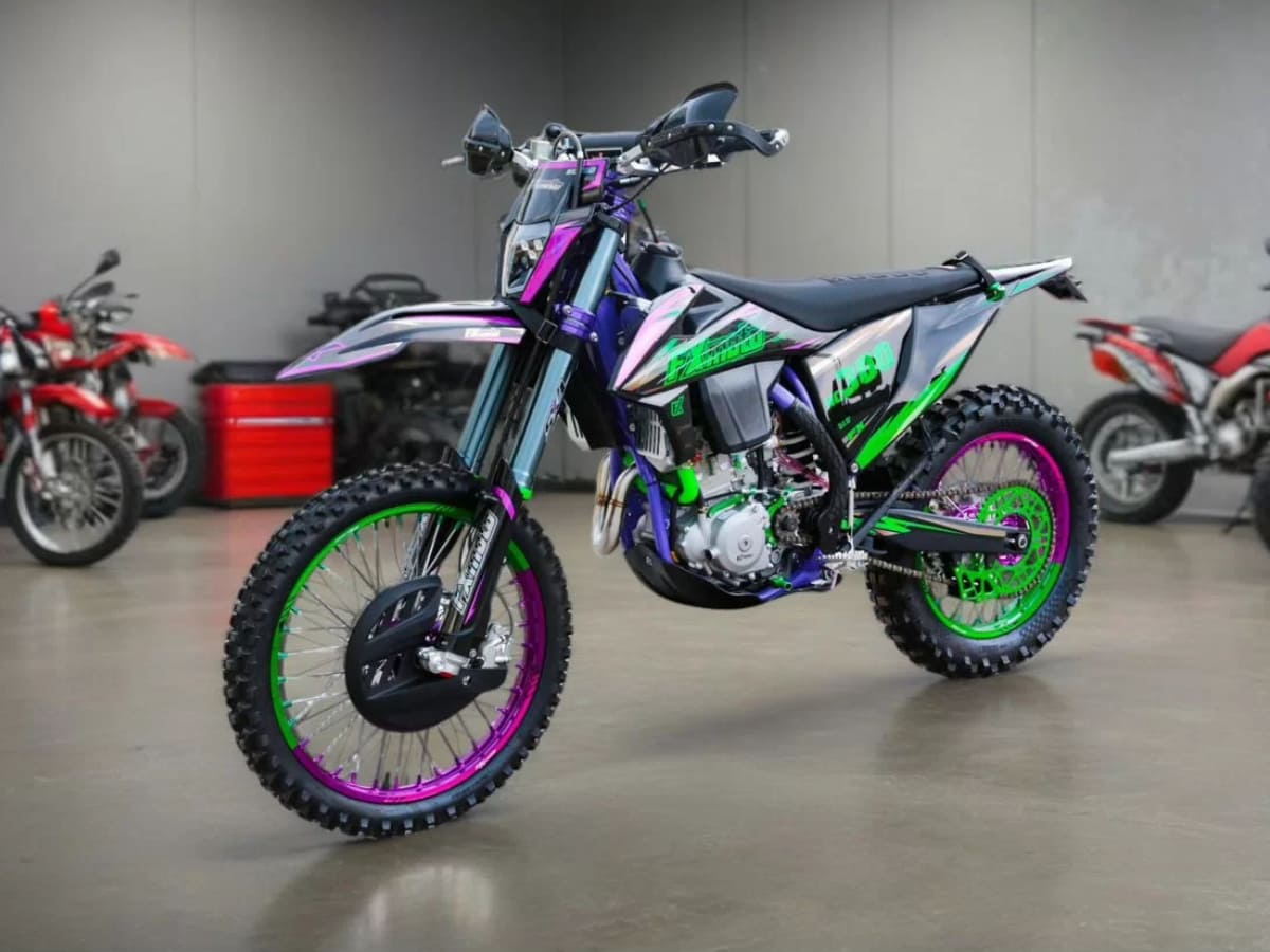 Мотоцикл кроссовый эндуро FXMOTO X8 NC300 Фото 2 Мотоцикл кроссовый эндуро FXMOTO X8 NC300 Обзор-Фото 2