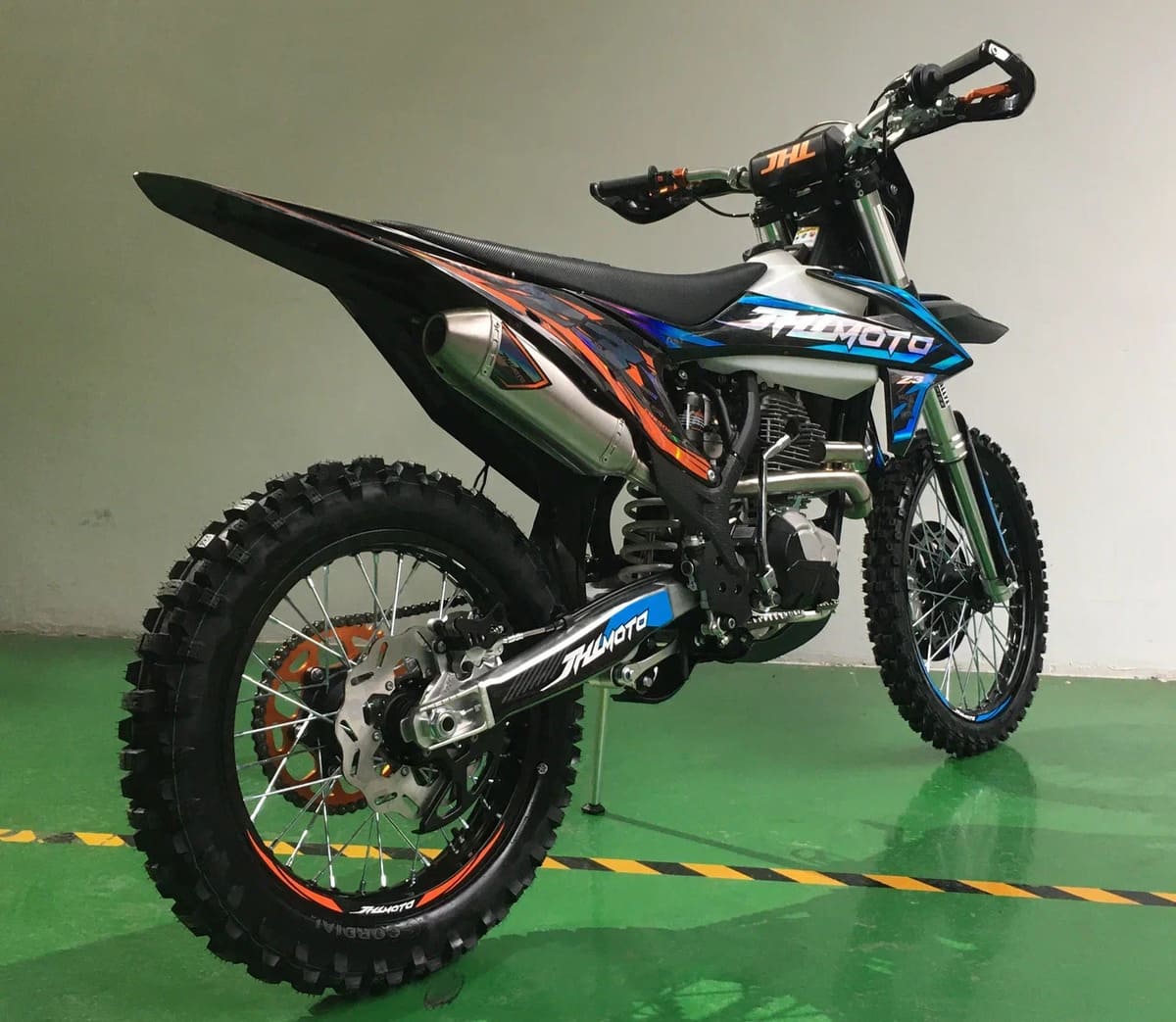 Мотоцикл кроссовый эндуро JHL Z3 CB250 (172FMM-3A) Фото 3 Мотоцикл кроссовый эндуро JHL Z3 CB250 (172FMM-3A) Обзор-Фото 3