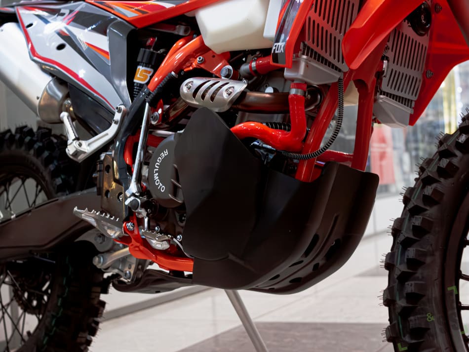 Мотоцикл кроссовый эндуро REGULMOTO Crosstrec 300 Фото 16 Мотоцикл кроссовый эндуро REGULMOTO Crosstrec 300 Обзор-Фото 16
