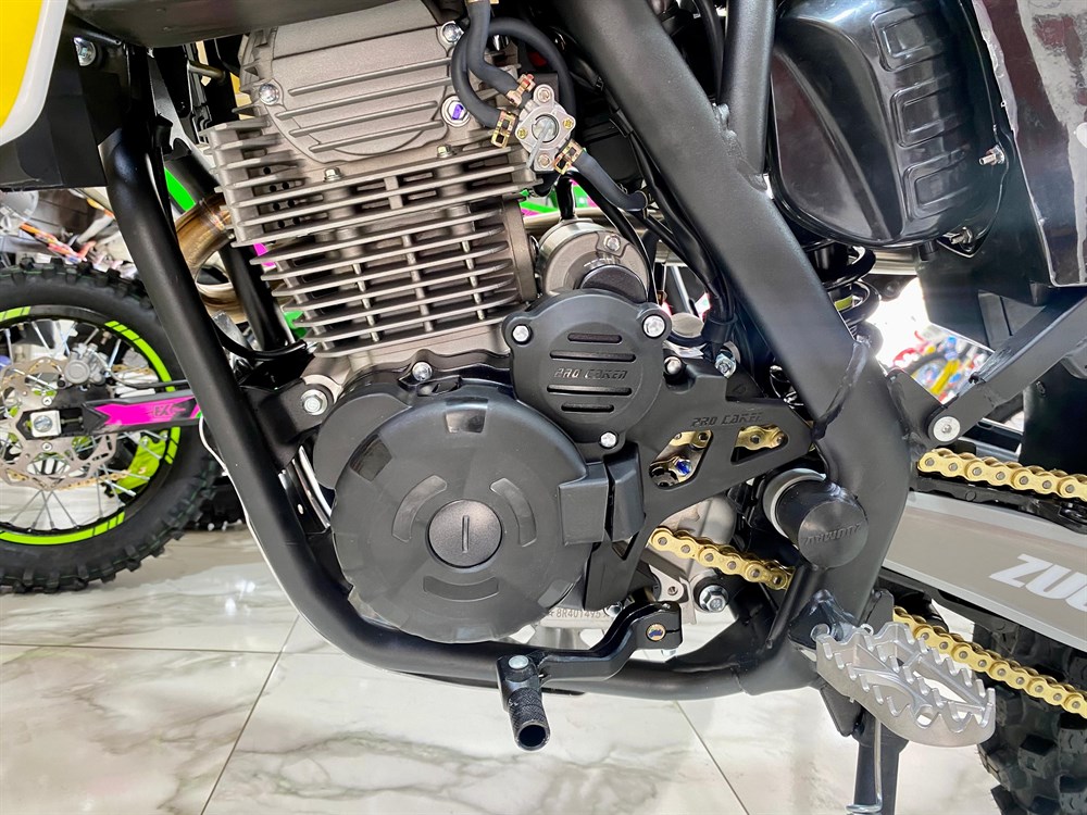 Мотоцикл ZUUMAV FX X7 FXR 250 ENDURO Фото 7 Мотоцикл ZUUMAV FX X7 FXR 250 ENDURO Обзор-Фото 7