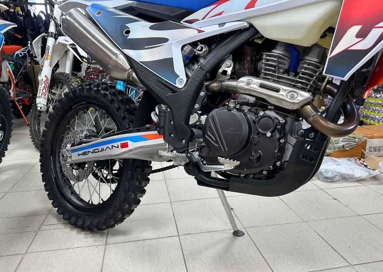 Мотоцикл HENGJIAN S7-YB300H ENDURO Фото 5 Мотоцикл HENGJIAN S7-YB300H ENDURO Обзор-Фото 5