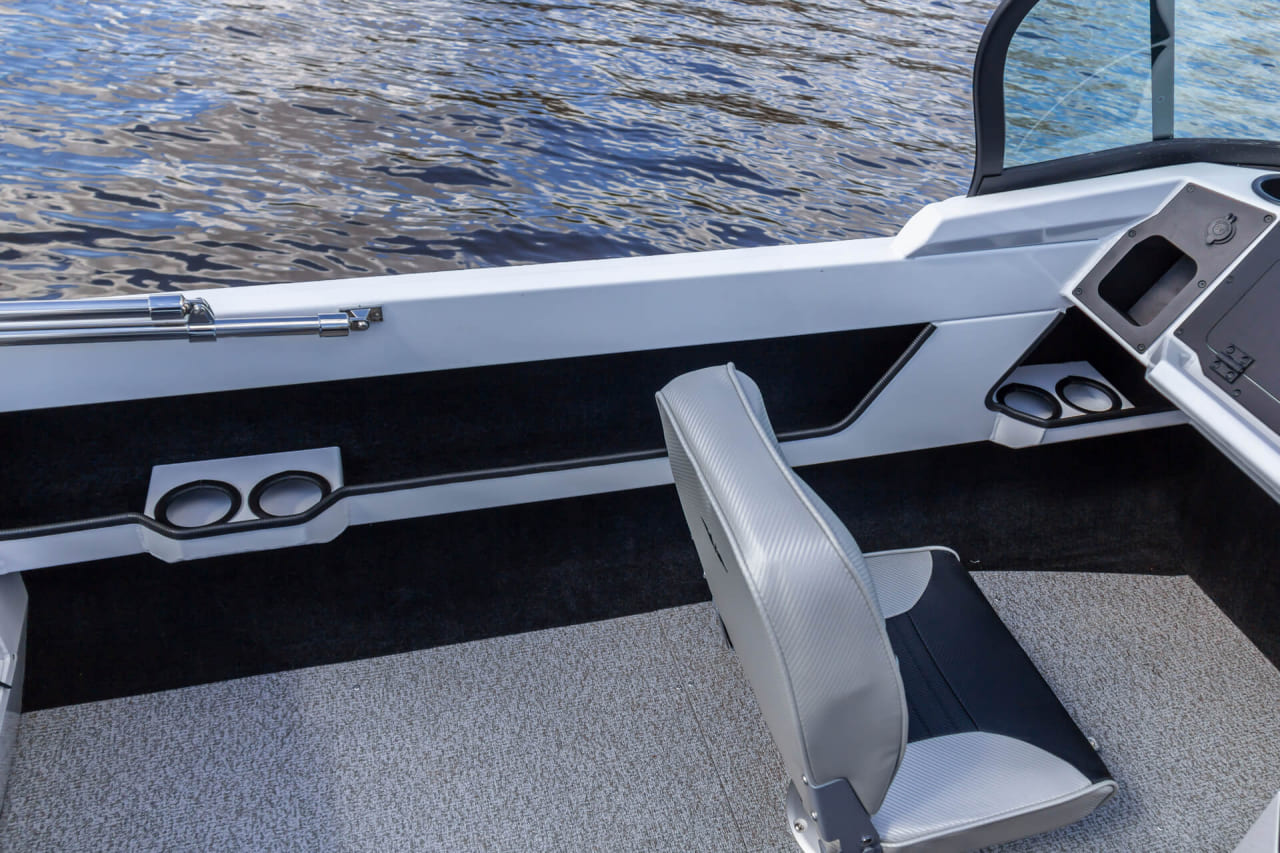 Катер-лодка алюминиевая VBOATS Yava XL Fish Фото 13 Катер-лодка алюминиевая VBOATS Yava XL Fish Обзор-Фото 13