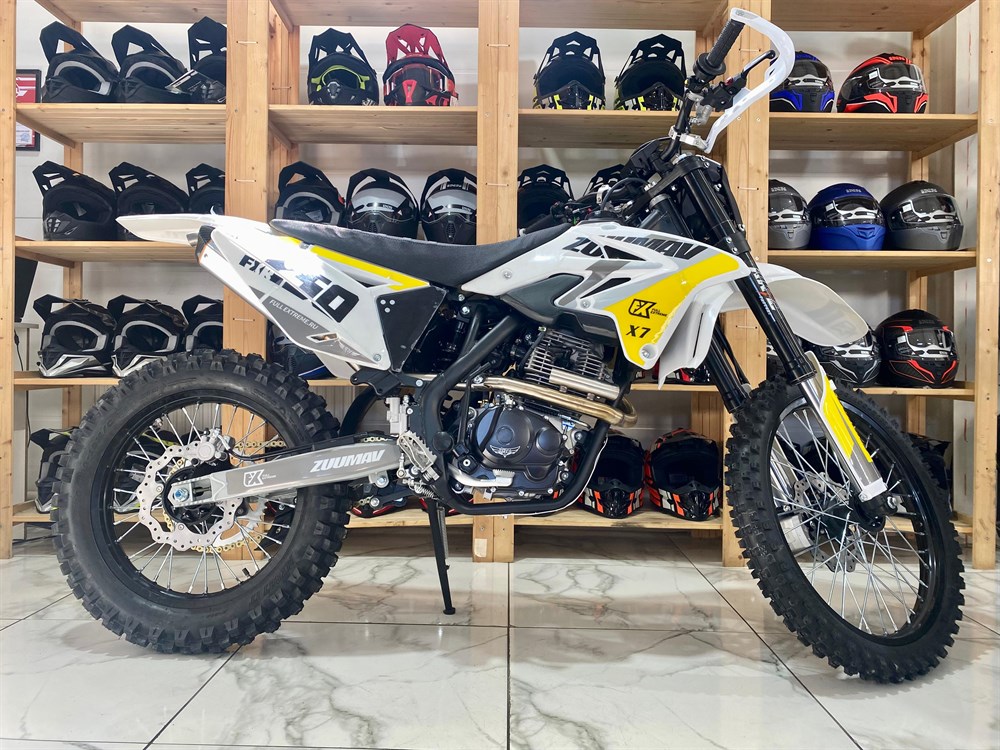 Мотоцикл ZUUMAV FX X7 FXR 250 ENDURO Фото 4 Мотоцикл ZUUMAV FX X7 FXR 250 ENDURO Обзор-Фото 4