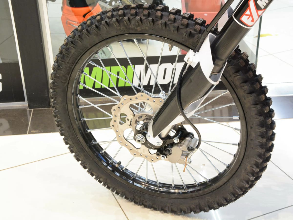 Мотоцикл ZUUMAV K7 CBS-300G ENDURO Фото 15 Мотоцикл ZUUMAV K7 CBS-300G ENDURO Обзор-Фото 15