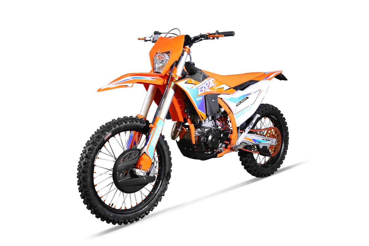 Мотоцикл BRZ SX8 NC300s 24 ENDURO Фото 4 Мотоцикл BRZ SX8 NC300s 24 ENDURO Обзор-Фото 4