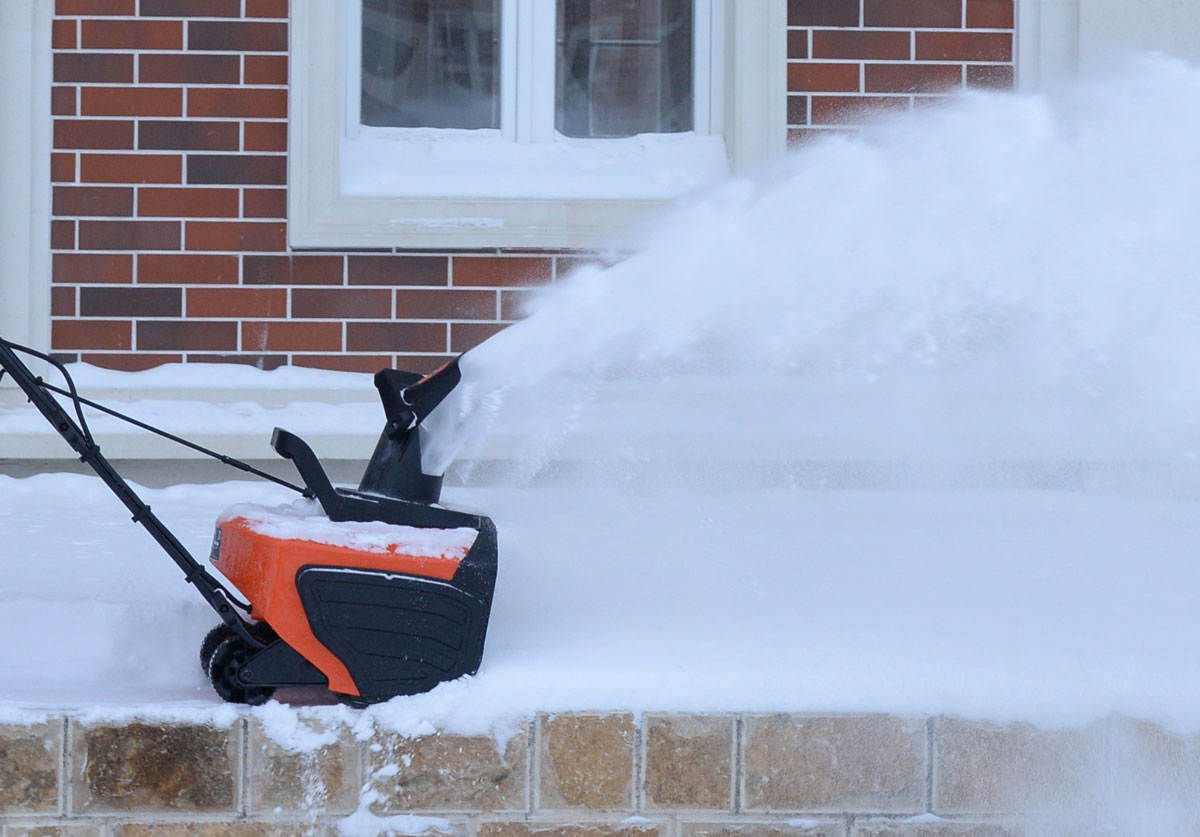 Снегоуборщик DAEWOO DAST 2500E Фото 4 Снегоуборщик DAEWOO DAST 2500E Обзор-Фото 4