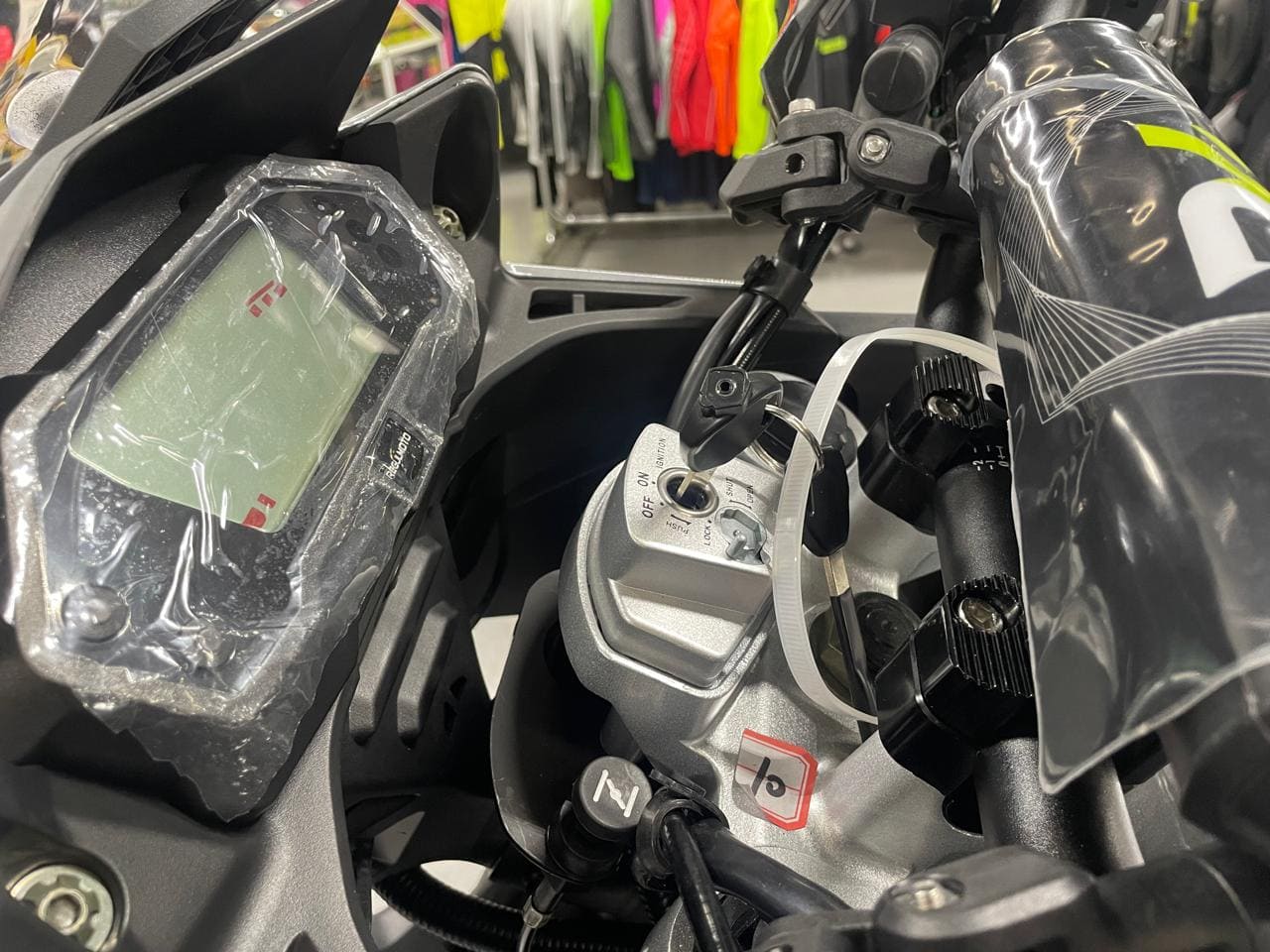 Мотоцикл REGULMOTO ADV 300 S Фото 8 Мотоцикл REGULMOTO ADV 300 S Обзор-Фото 8