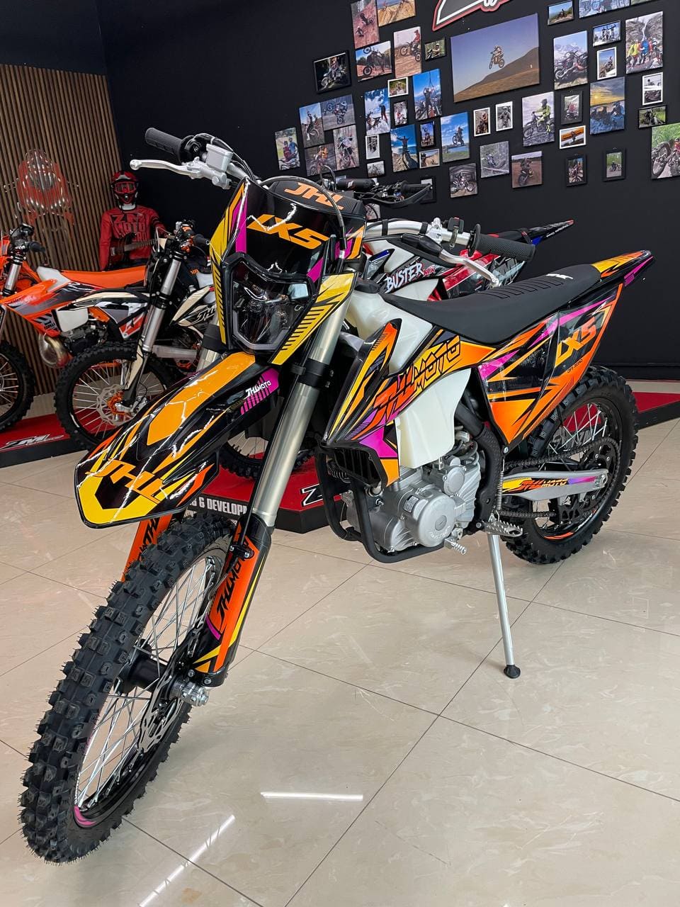 Мотоцикл JHL LX5 NB300 (174MN-5) ENDURO Фото 3 Мотоцикл JHL LX5 NB300 (174MN-5) ENDURO Обзор-Фото 3