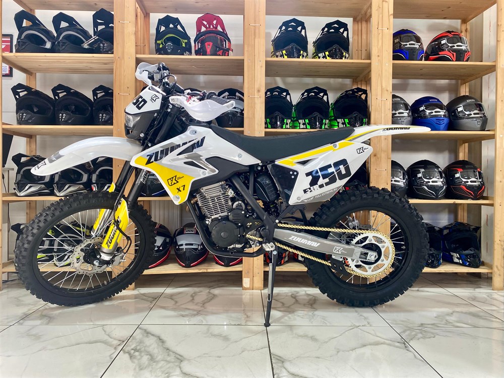 Мотоцикл ZUUMAV FX X7 FXR 250 ENDURO Фото 3 Мотоцикл ZUUMAV FX X7 FXR 250 ENDURO Обзор-Фото 3
