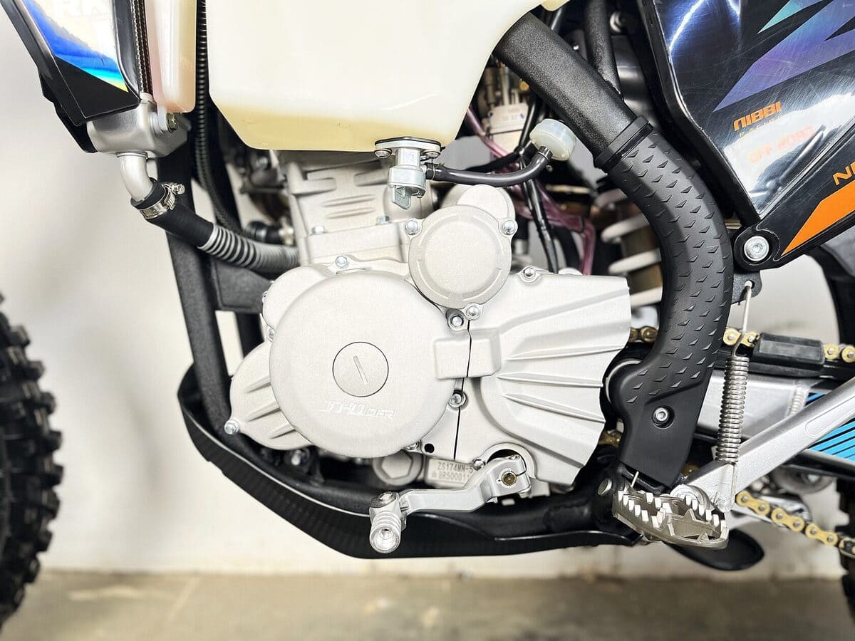 Мотоцикл JHL Z6 NB300 (174MN-5) ENDURO Фото 20 Мотоцикл JHL Z6 NB300 (174MN-5) ENDURO Обзор-Фото 20